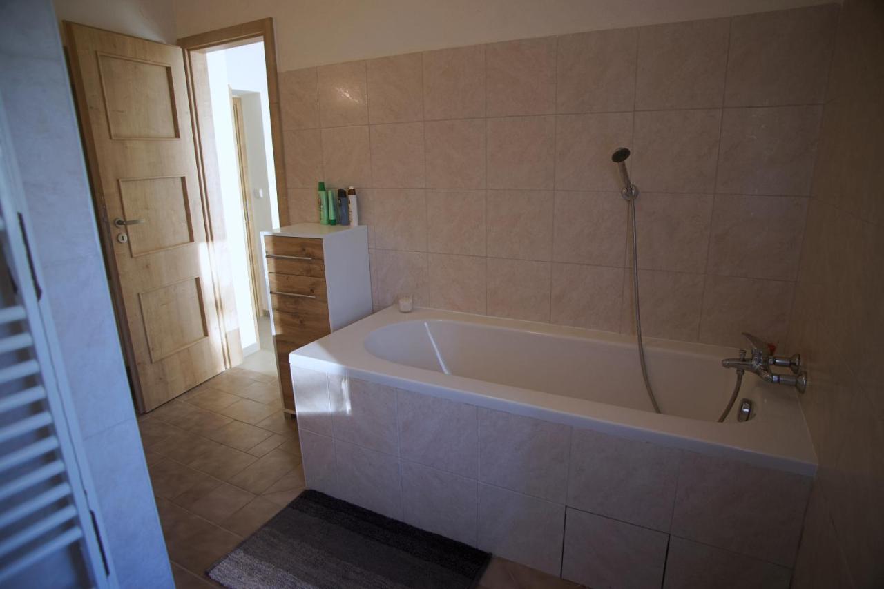 Apartmány Ve Mlejně Cachrov Exterior foto