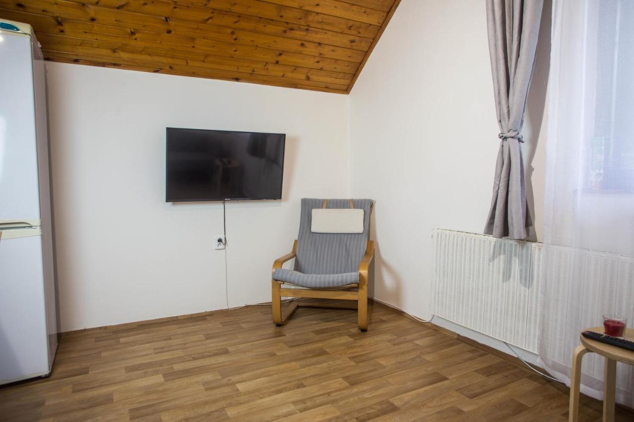 Apartmány Ve Mlejně Cachrov Exterior foto